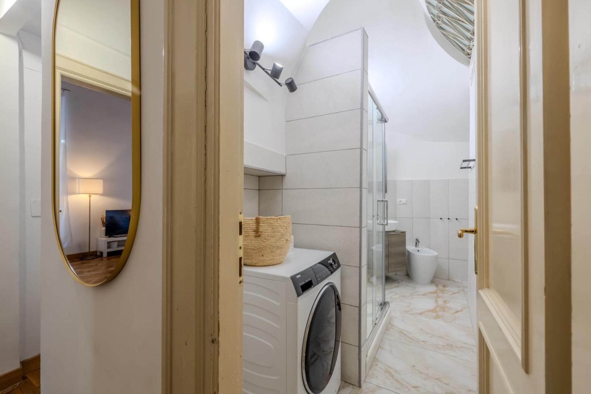 Storico In Zona Barberini Apartamento *