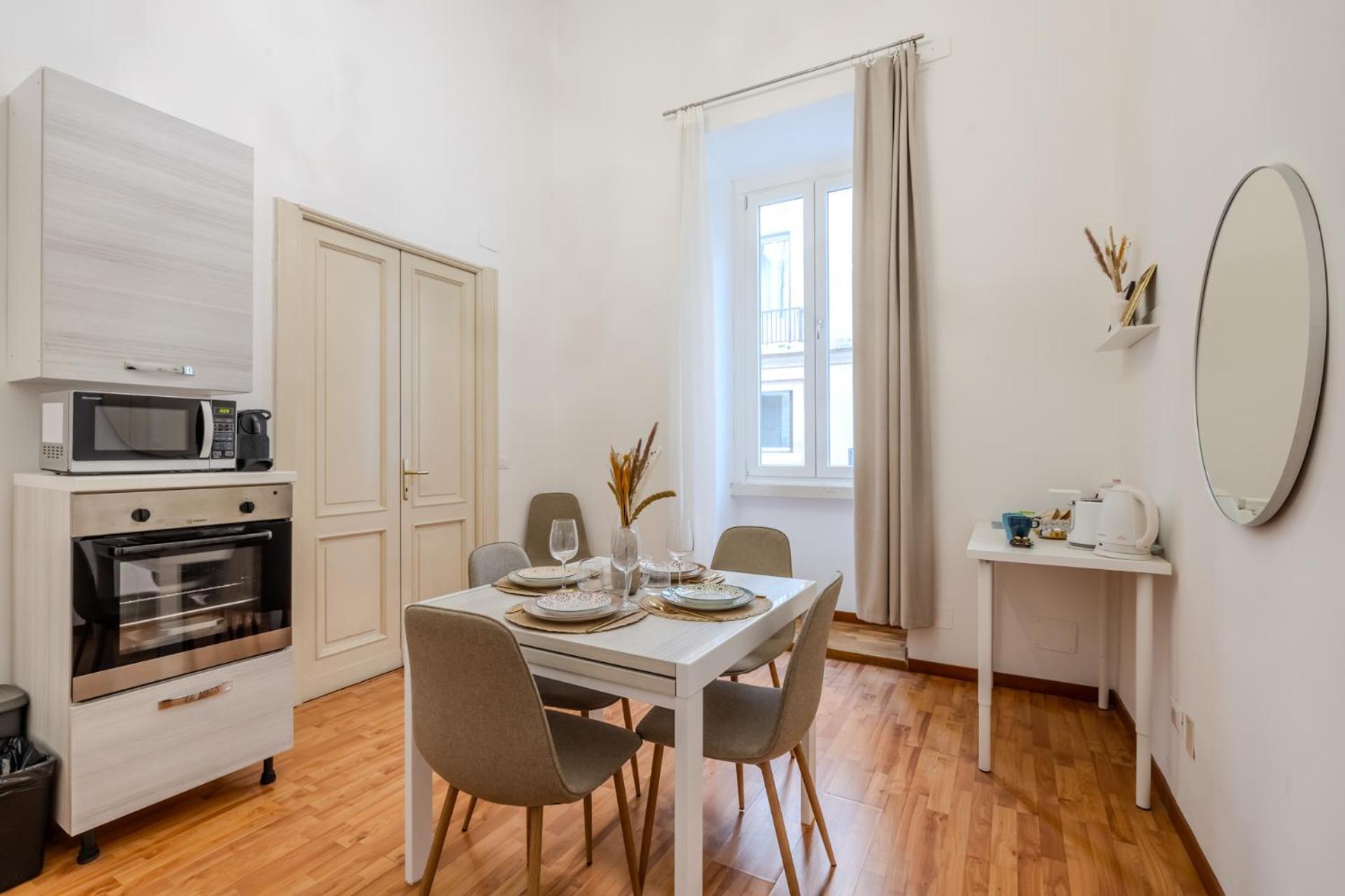 Apartamento Storico In Zona Barberini *